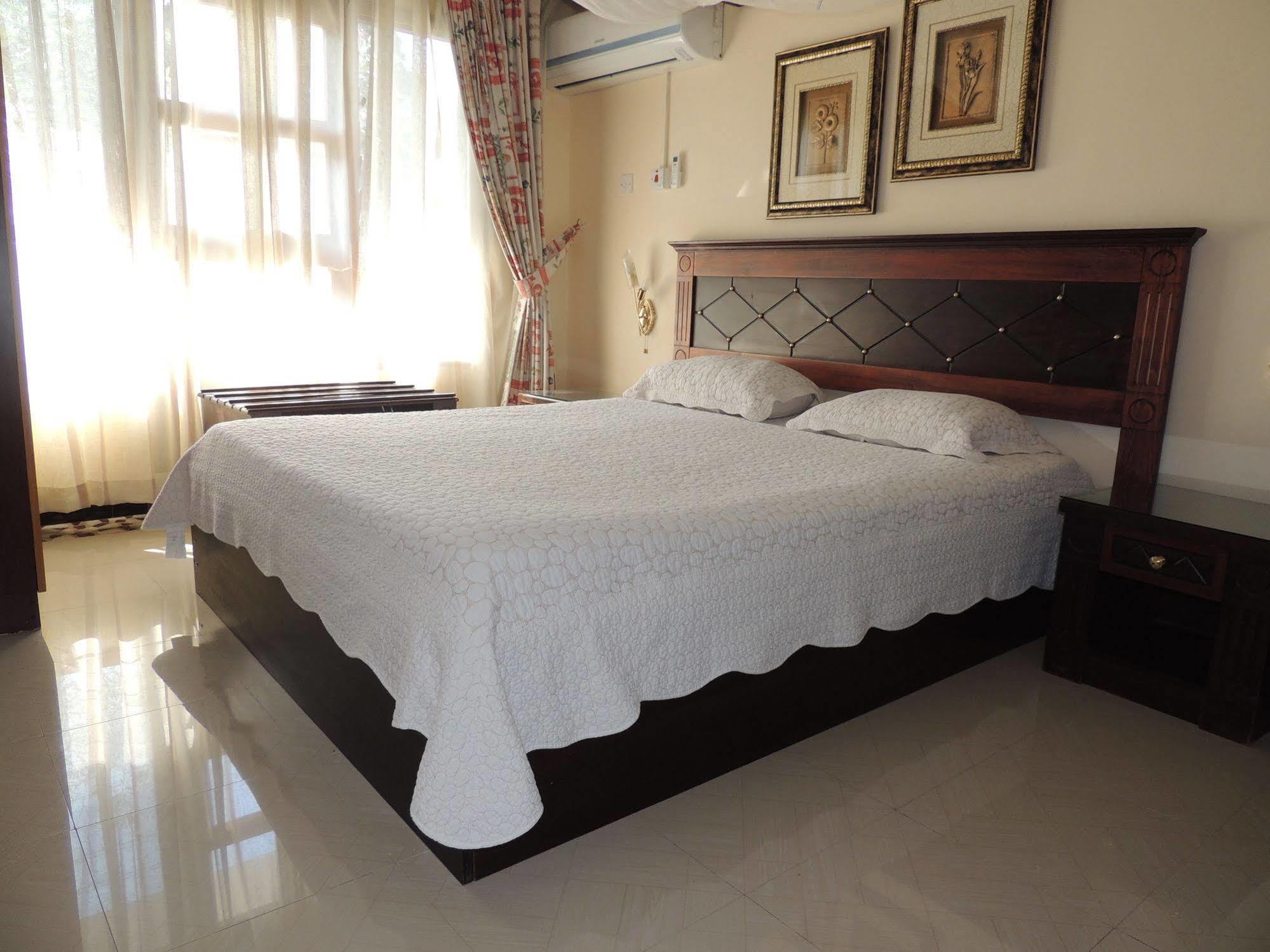 New Dodoma Hotel Buitenkant foto