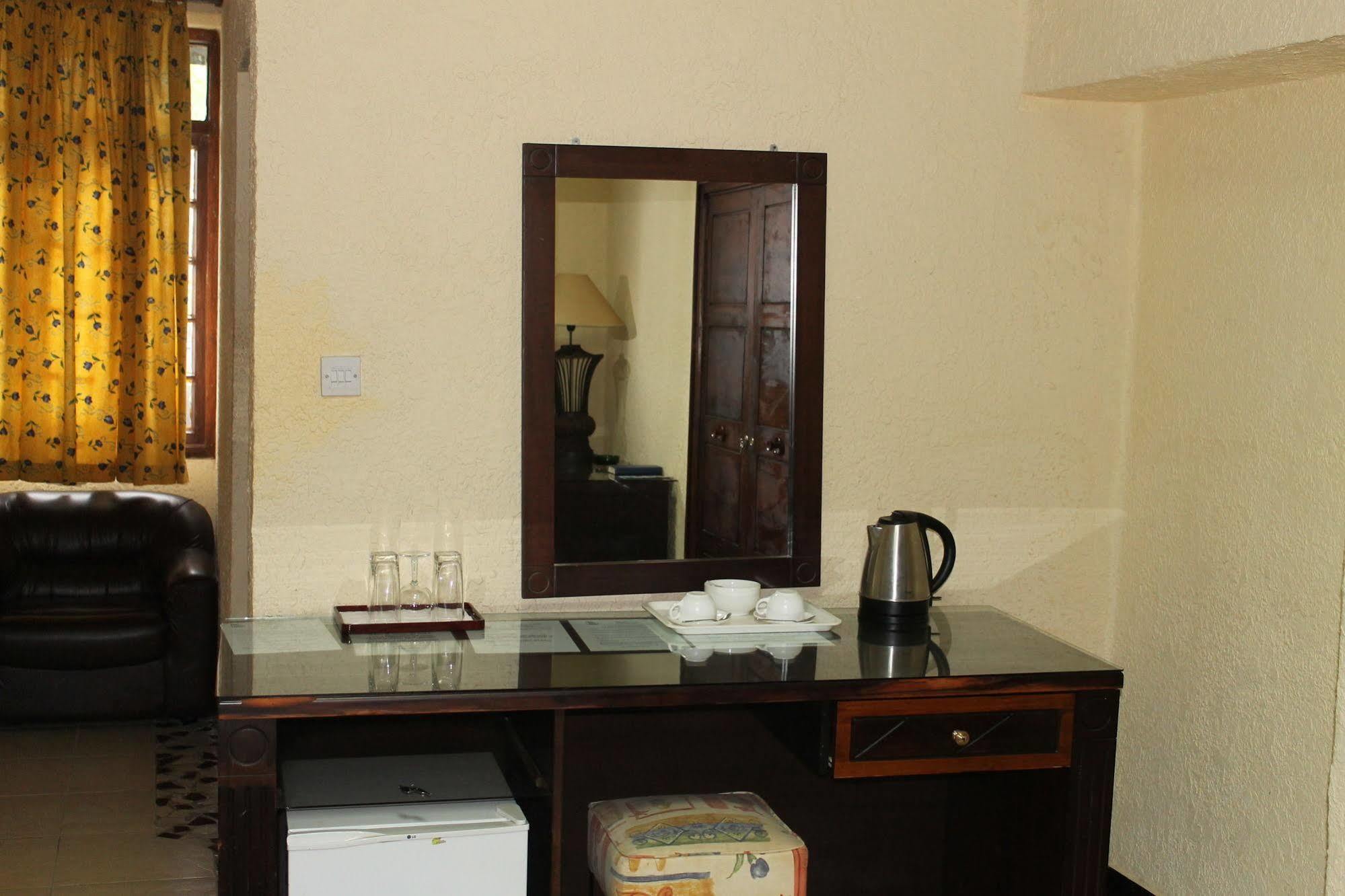 New Dodoma Hotel Buitenkant foto